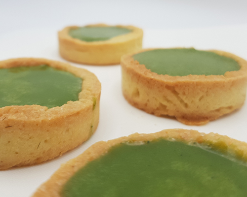 Tarte mit Matcha-Mousse