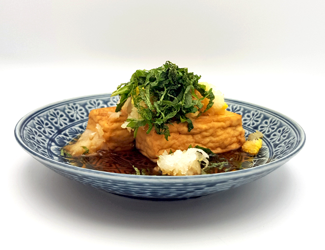 You are currently viewing Selbst wer Tofu verabscheut, mag Atsuage-Tofu. Das klassische Rezept.