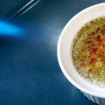 Crème brûlée mit einem Profi-Lötbrenner? Ja, womit den sonst?