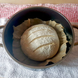 Brot ohne Kneten mit Lievito Madre (einschneiden)