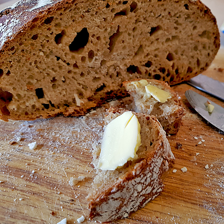 Brot ohne Kneten mit Lievito Madre (macht süchtig mit Butter)