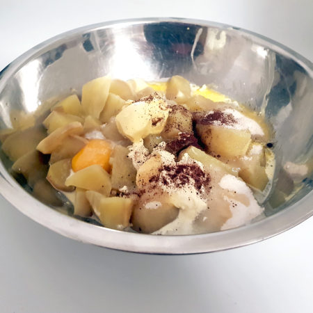 Gedämpfte Süßkartoffeln mit den restlichen Zutaten mischen