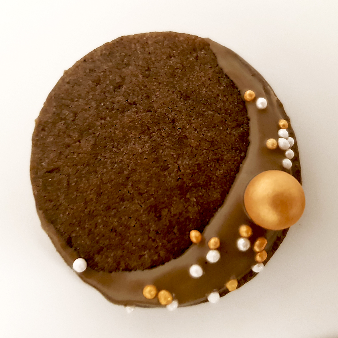 Hojicha-Plätzchen: Variante mit Guß aus Hojicha und weisser Schokolade